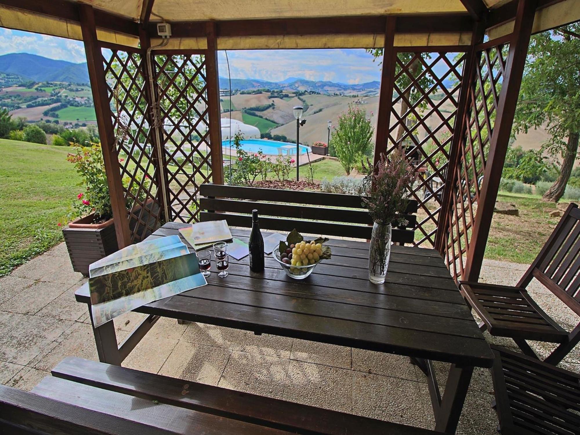 Nice Flat In Arcevia With Swimming Pool Buitenkant foto