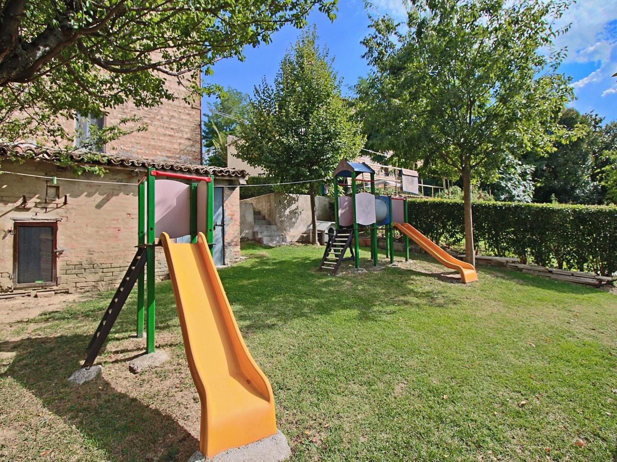 Nice Flat In Arcevia With Swimming Pool Buitenkant foto