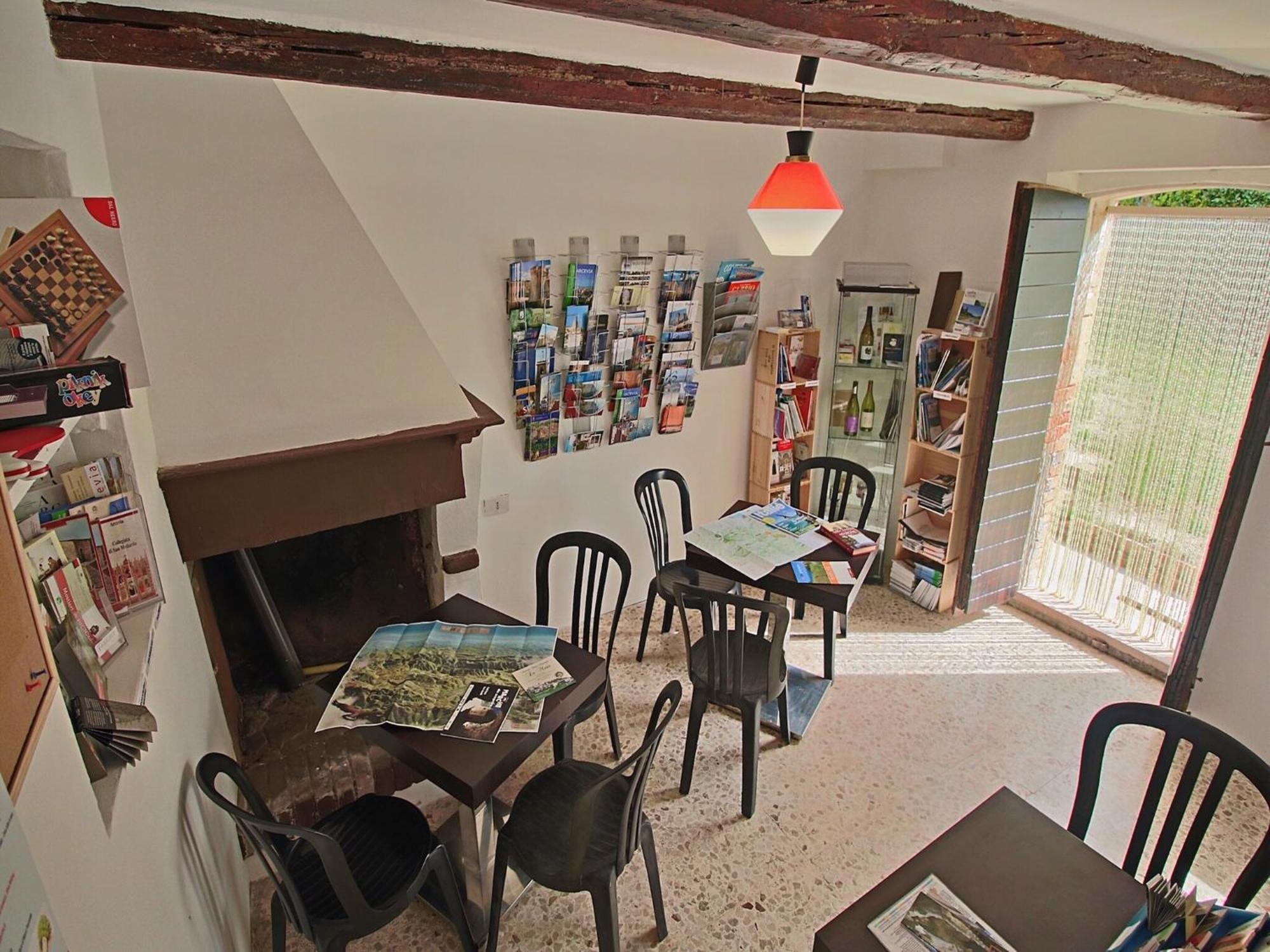 Nice Flat In Arcevia With Swimming Pool Buitenkant foto