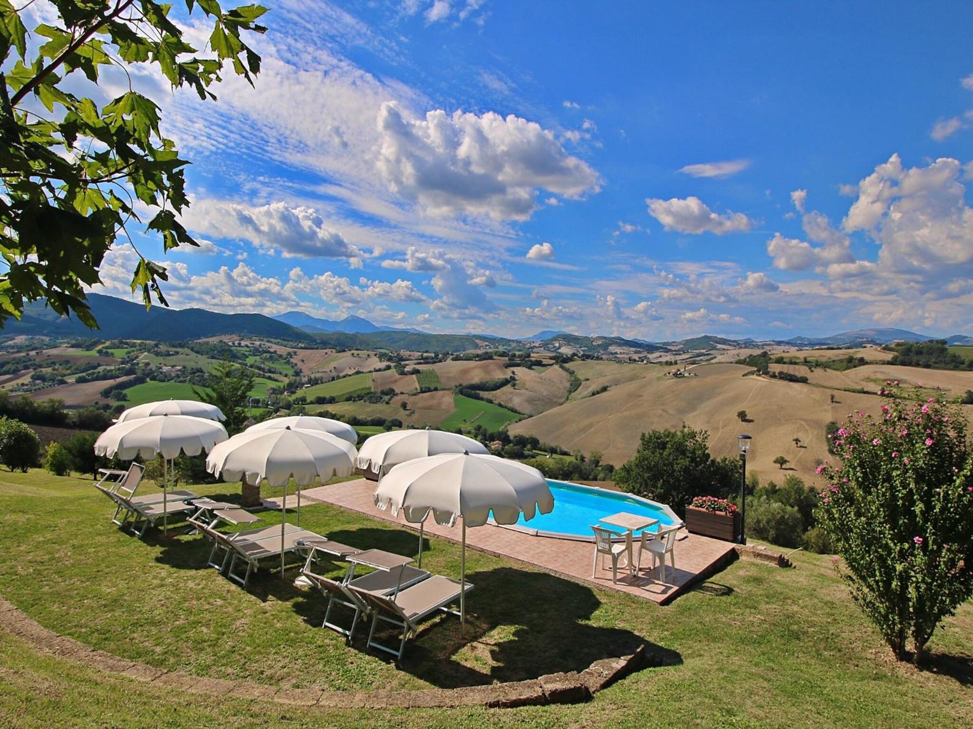 Nice Flat In Arcevia With Swimming Pool Buitenkant foto
