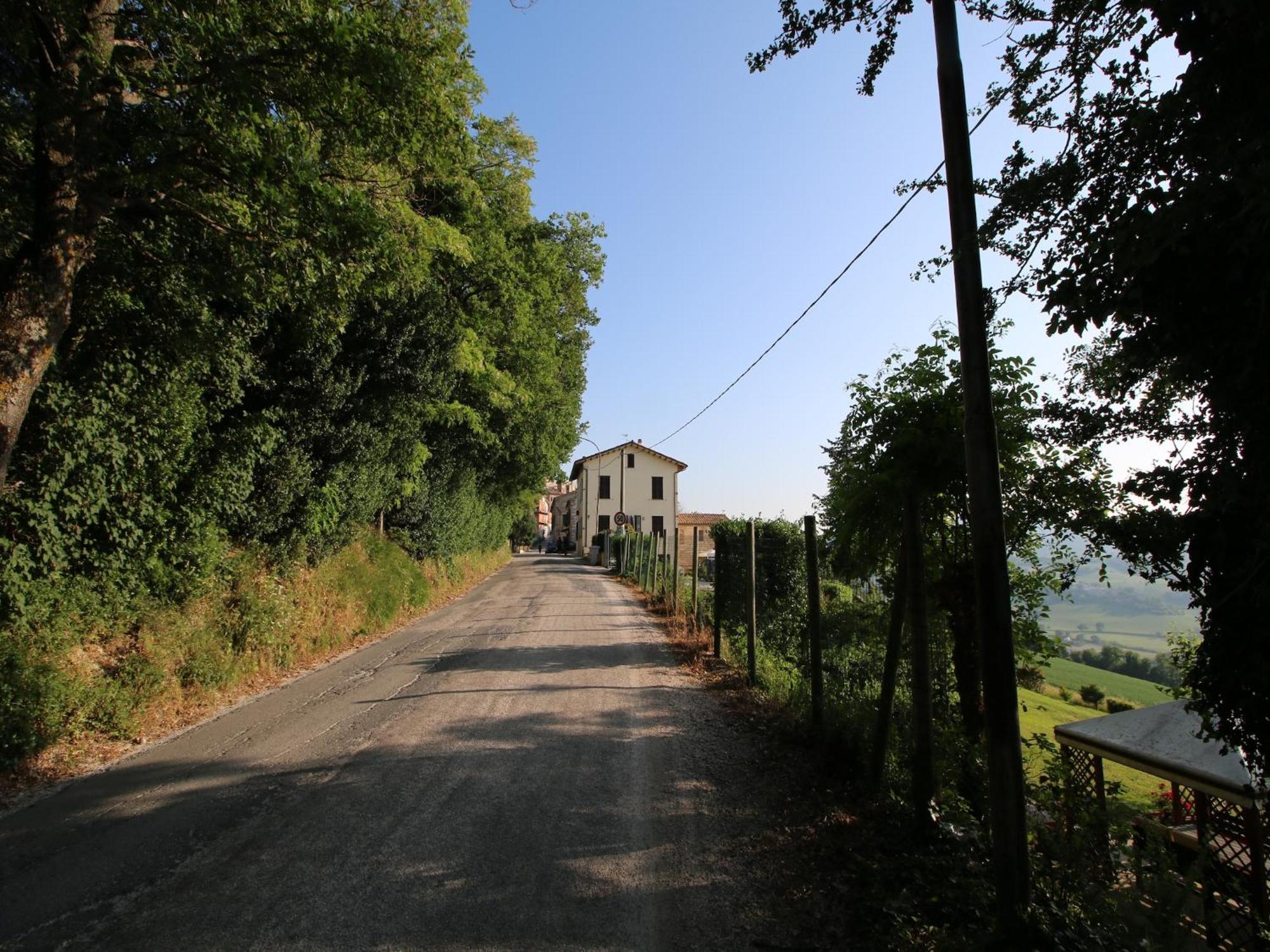 Nice Flat In Arcevia With Swimming Pool Buitenkant foto