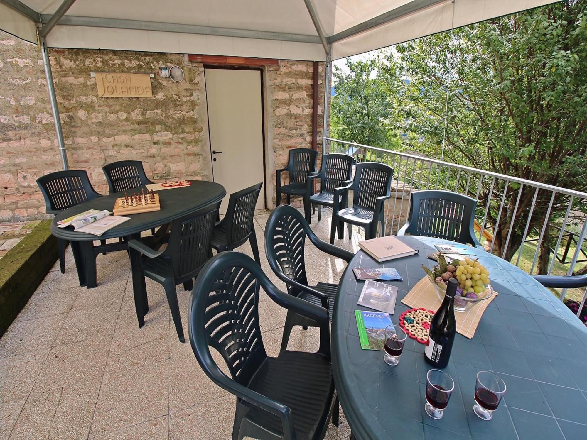 Nice Flat In Arcevia With Swimming Pool Buitenkant foto