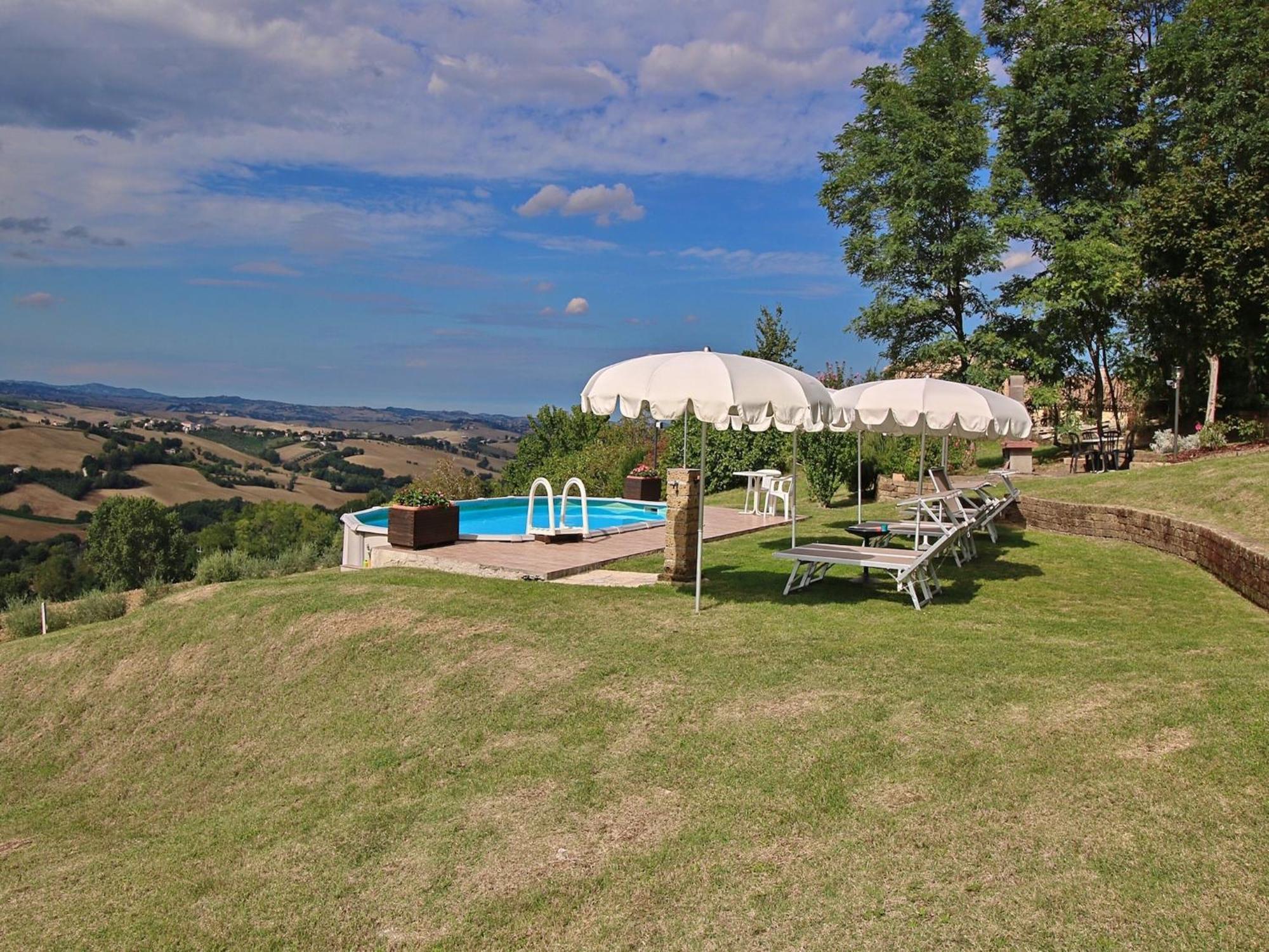 Nice Flat In Arcevia With Swimming Pool Buitenkant foto