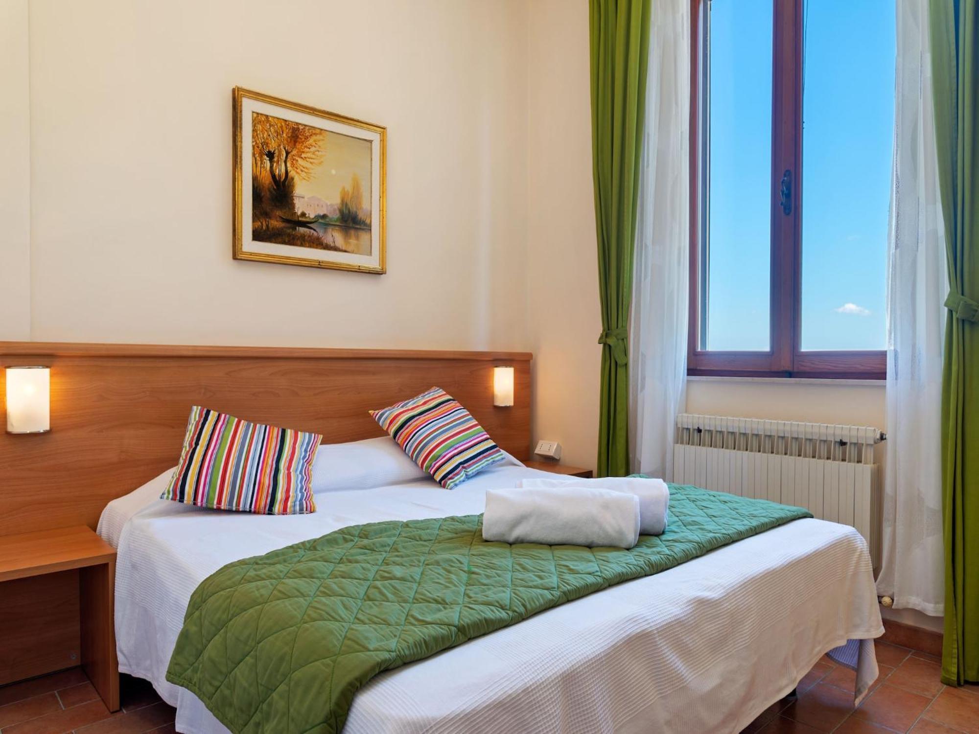 Nice Flat In Arcevia With Swimming Pool Buitenkant foto
