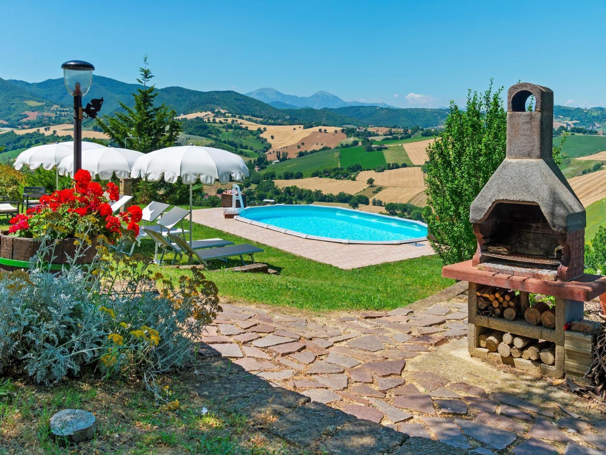 Nice Flat In Arcevia With Swimming Pool Buitenkant foto