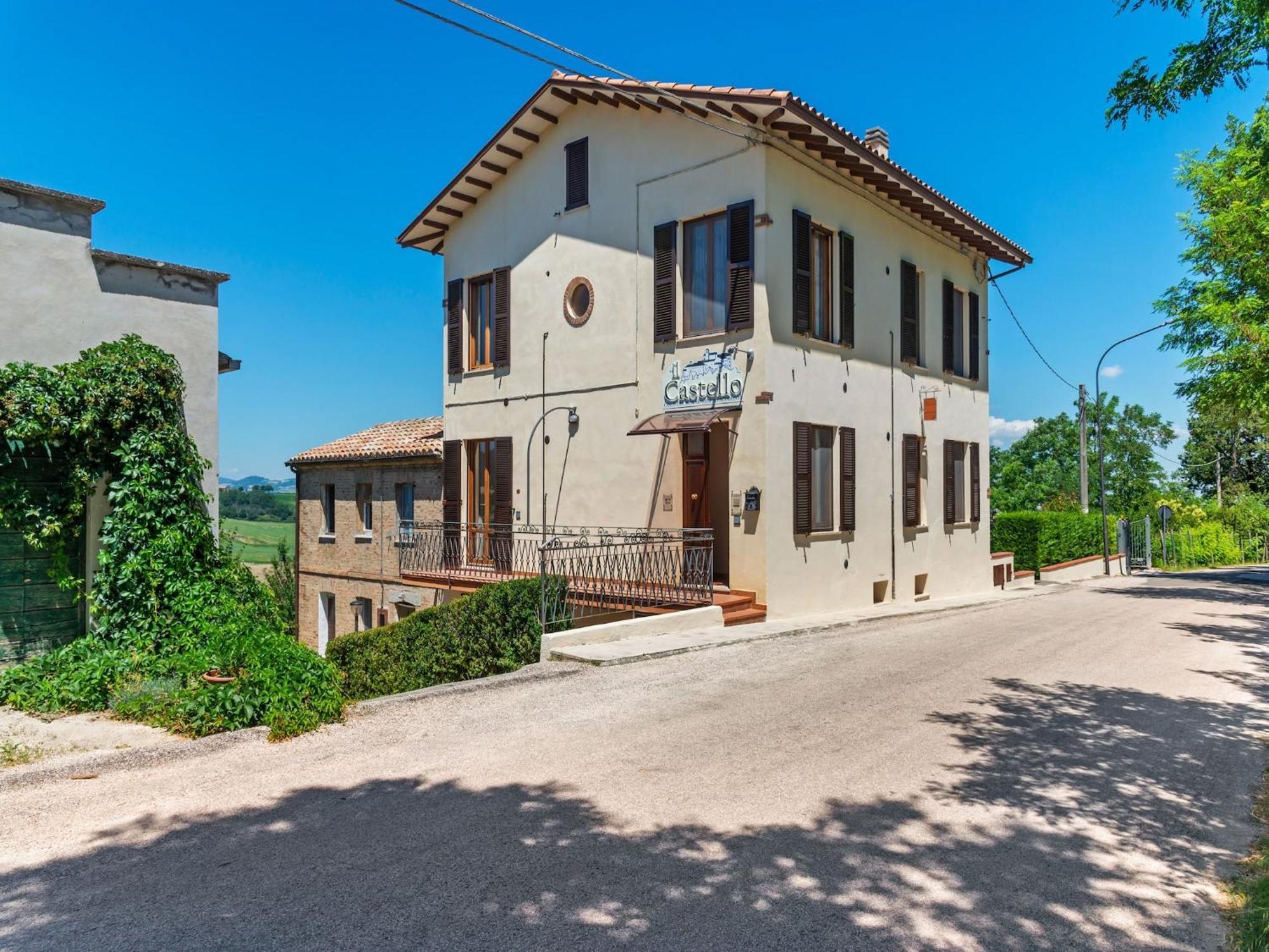 Nice Flat In Arcevia With Swimming Pool Buitenkant foto
