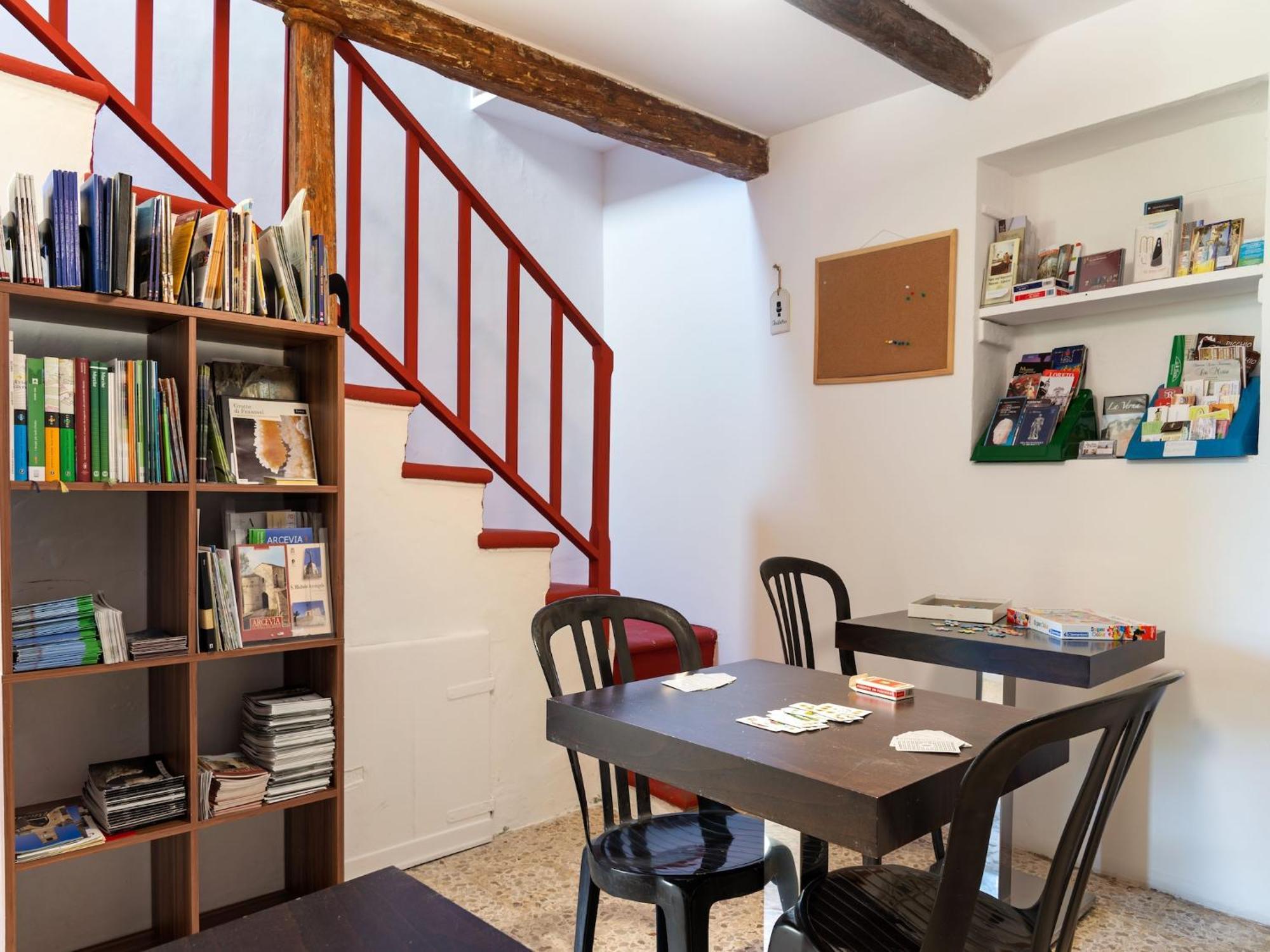 Nice Flat In Arcevia With Swimming Pool Buitenkant foto