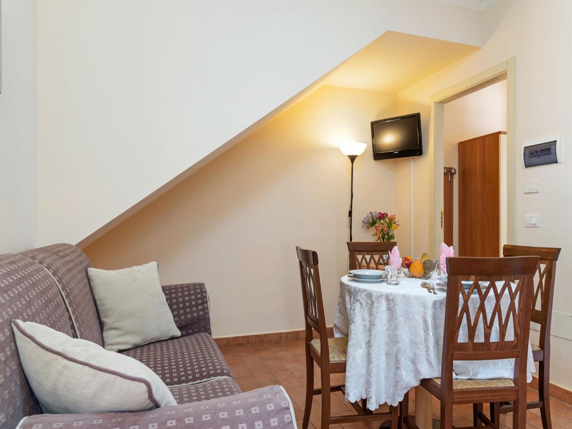 Nice Flat In Arcevia With Swimming Pool Buitenkant foto
